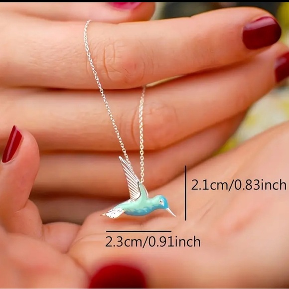 NWT! Creative Exquisite Cute Hummingbird Pendant Necklace.Necklace length is 18” - Picture 3 of 6